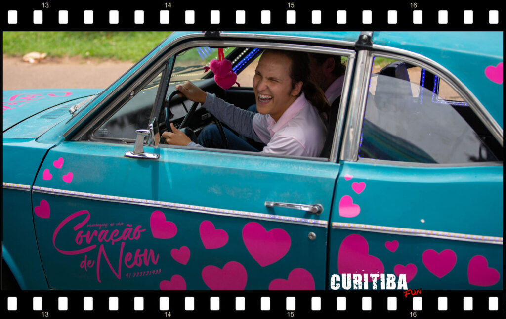 "Coração de Neon" vence como melhor longa-metragem do FestCine Pedra Azul "Coração de Neon" vence como melhor longa-metragem do FestCine Pedra Azul