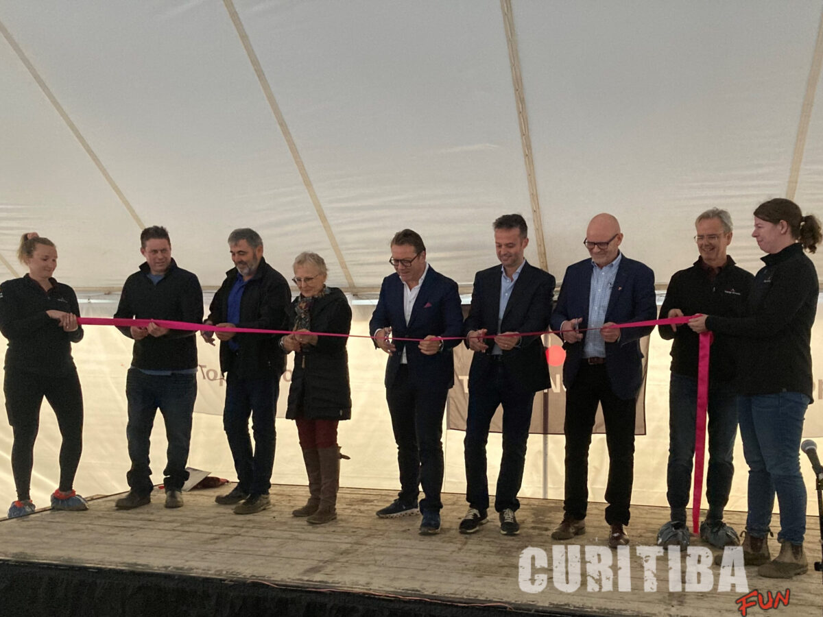 Topigs Norsvin inaugura nova granja núcleo Innova Canadá Topigs Norsvin inaugura nova granja núcleo Innova Canadá