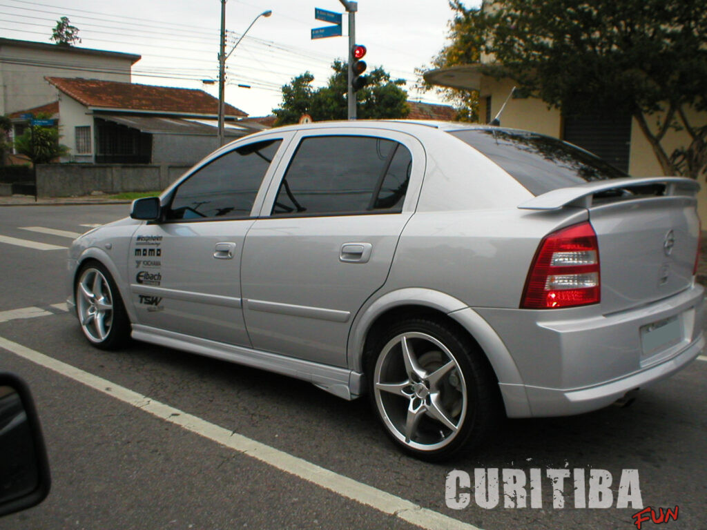 Tuning no trabalho... ...e no lazer Tuning no trabalho... ...e no lazer