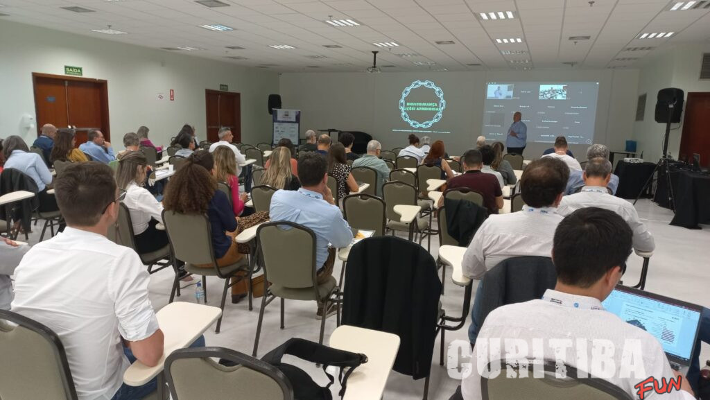 Simpósio FACTA sobre Salmonella avalia impactos da contaminação em frigoríficos e granjas e destaca manejos para evitá-la Simpósio FACTA sobre Salmonella avalia impactos da contaminação em frigoríficos e granjas e destaca manejos para evitá-la