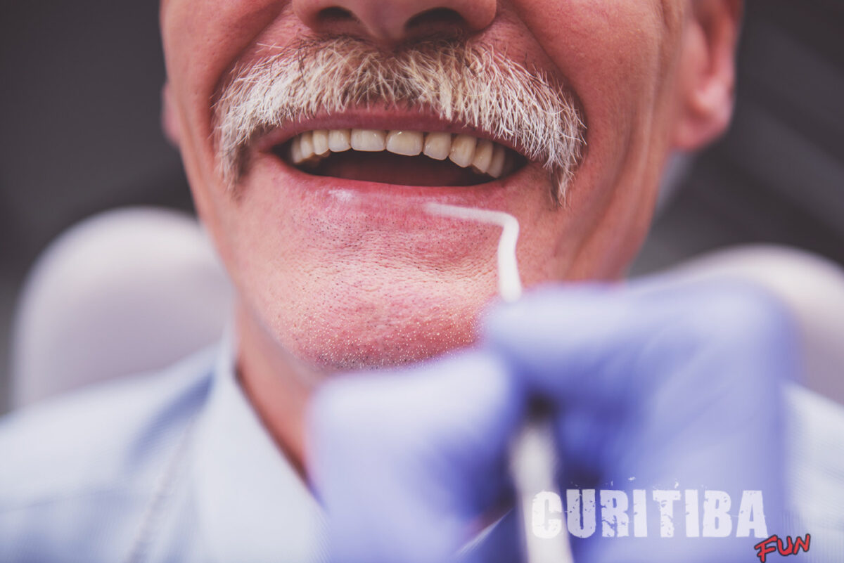 Perda de dentes aumenta em 28% riscos de demência Perda de dentes aumenta em 28% riscos de demência