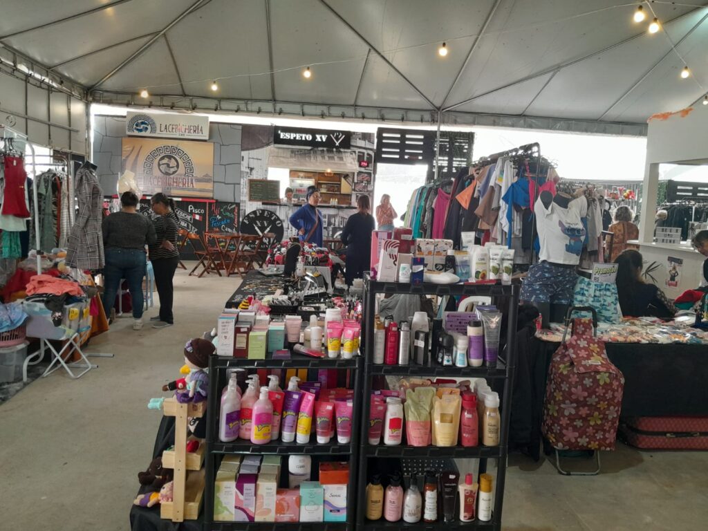 Feira de Verão desperta o clima de férias em Curitiba-PR Feira de Verão desperta o clima de férias em Curitiba-PR