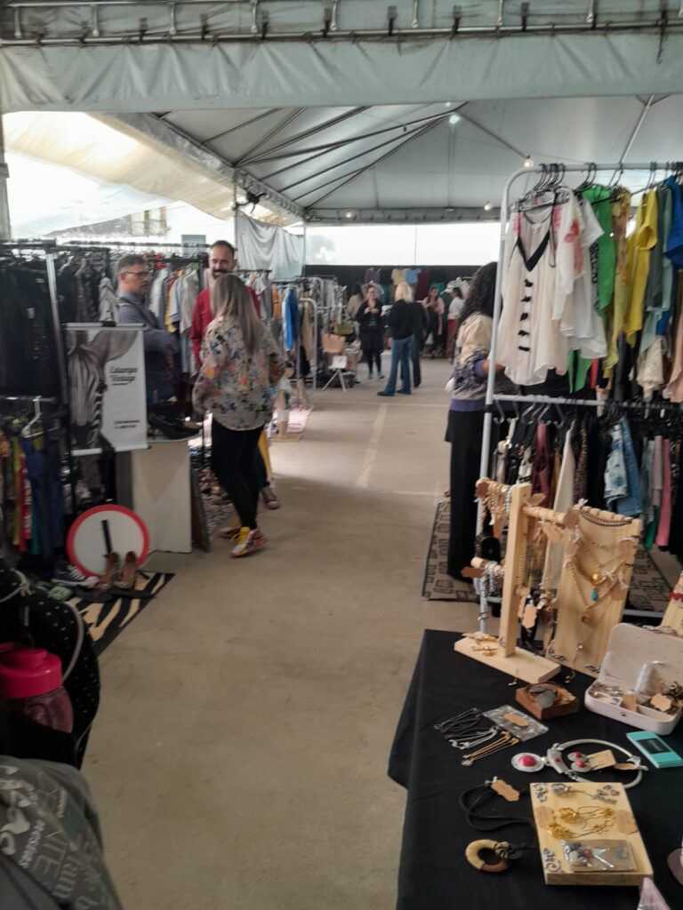 Feira de Verão desperta o clima de férias em Curitiba-PR Feira de Verão desperta o clima de férias em Curitiba-PR