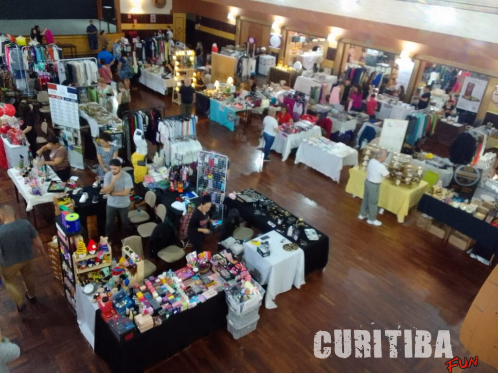 Feira de Natal promove colaboração para comércio local de Curitiba