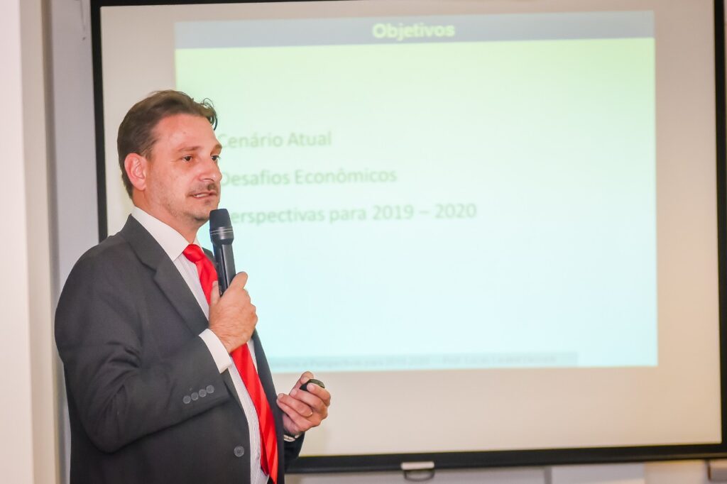 Economistas dos principais setores econômicos apresentam dados e analisam as perspectivas para 2023