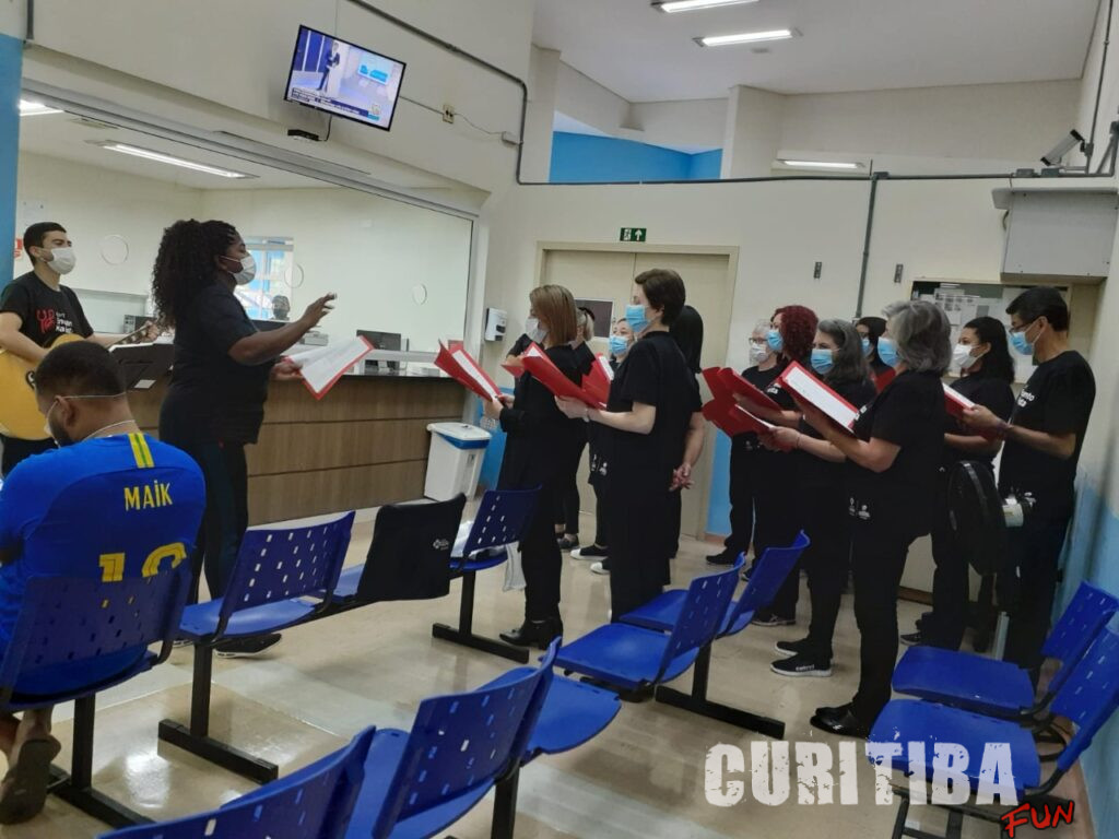 Coral leva verdadeiro sentido do Natal para dentro de hospitais Coral leva verdadeiro sentido do Natal para dentro de hospitais