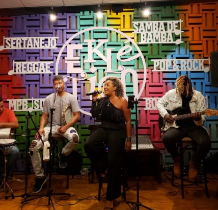 Música eclética e boa, é no Eklético!