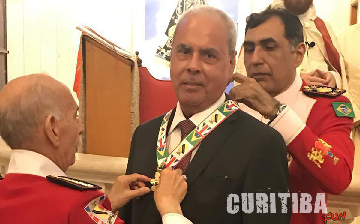 Presidente da FACTA recebe título de “Embaixador da Paz” da Academia William Shakespeare