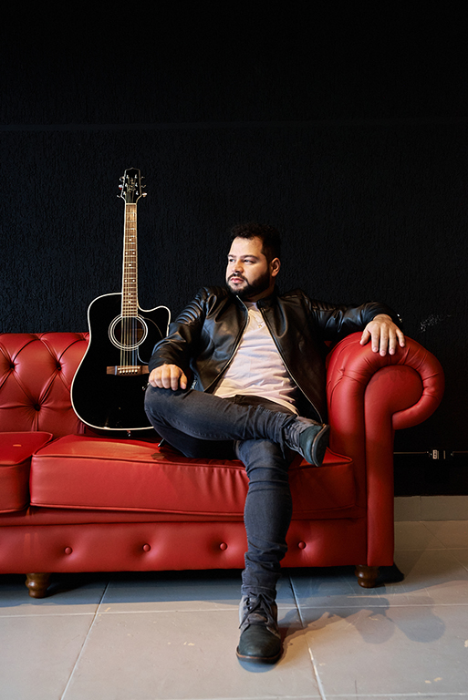 Estrela em Ascensão: A Jornada de Fernando Gomes Estrela em Ascensão: A Jornada de Fernando Gomes