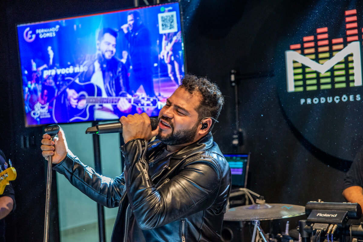 Fernando Gomes estreia como cantor de sertanejo pop com a música 'Alguém Ideal' Fernando Gomes estreia como cantor de sertanejo pop com a música 'Alguém Ideal'