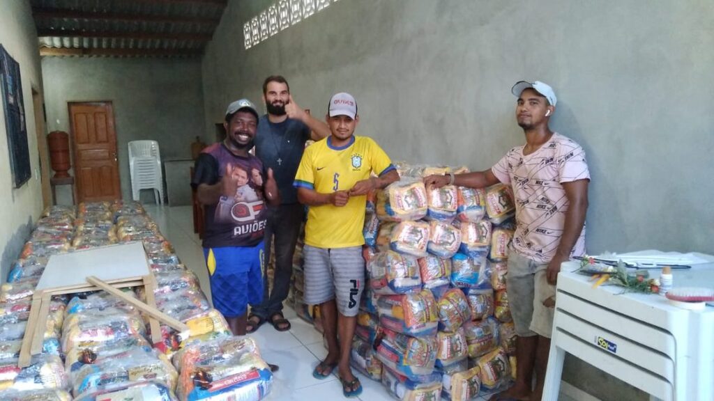 Arrecadações com lives da Obra Evangelizar somam 900 toneladas de alimentos doados