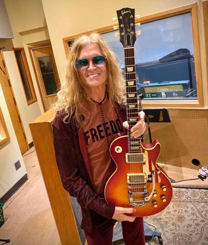 Glenn Hughes celebra o 50º aniversário do álbum "BURN" do Deep Purple em turnê pela América Latina e detona sua sonzeira em Curitiba Glenn Hughes celebra o 50º aniversário do álbum "BURN" do Deep Purple em turnê pela América Latina e detona sua sonzeira em Curitiba