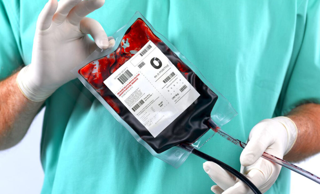 Baixo índice de doações de sangue coloca em risco transplantes, cirurgias e atendimentos de emergências Baixo índice de doações de sangue coloca em risco transplantes, cirurgias e atendimentos de emergências