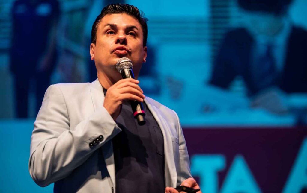 Neoconnection Experience traz Gil Giardelli a Curitiba Neoconnection Experience traz Gil Giardelli a Curitiba