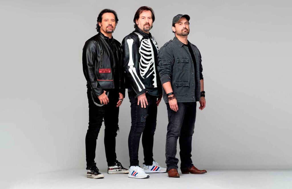 Dr. Sin celebra 30 anos de seu primeiro álbum com um show único no Manifesto Bar, em São Paulo Dr. Sin celebra 30 anos de seu primeiro álbum com um show único no Manifesto Bar, em São Paulo