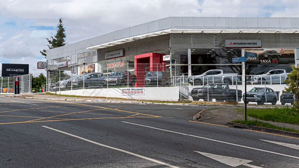 Grupo De Castro comemora 1 ano como dealer da Mitsubishi em Curitiba Grupo De Castro comemora 1 ano como dealer da Mitsubishi em Curitiba