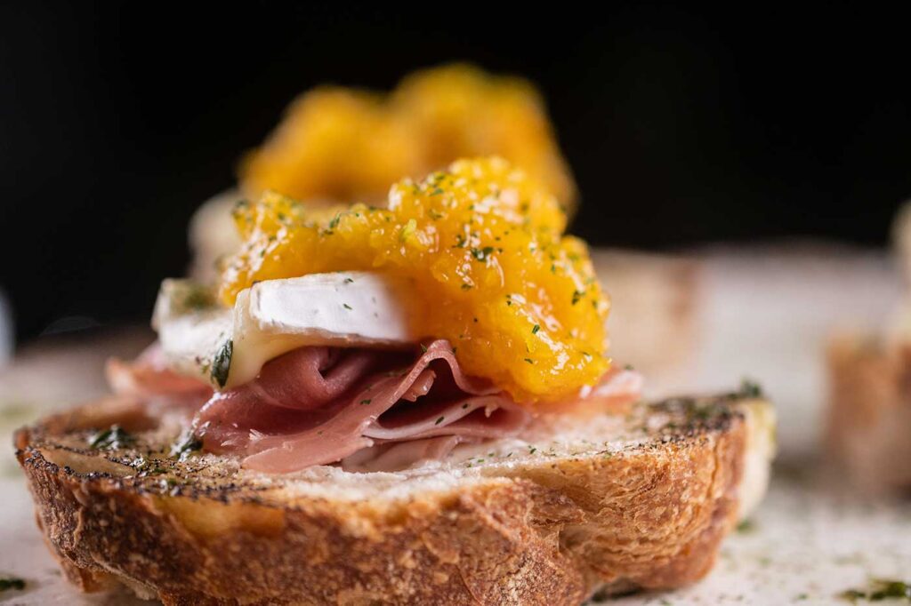 Bar de Curitiba lança carta de drinques exclusivos com cordiais botânicos Monin Bar de Curitiba lança carta de drinques exclusivos com cordiais botânicos Monin