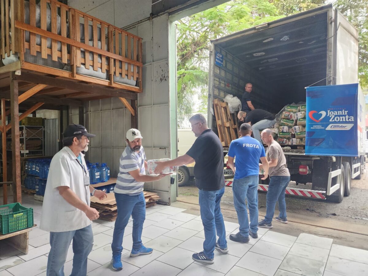Joinville ganha 13 toneladas de alimentos do Condor, CIPLA e Hipermais Joinville ganha 13 toneladas de alimentos do Condor, CIPLA e Hipermais
