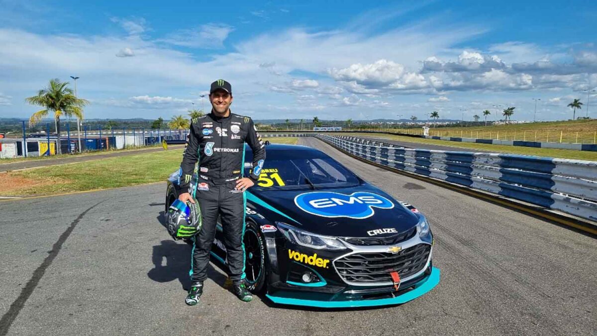 Stock Car: Curitiba recebe com exclusividade um dos principais carros da categoria Stock Car: Curitiba recebe com exclusividade um dos principais carros da categoria