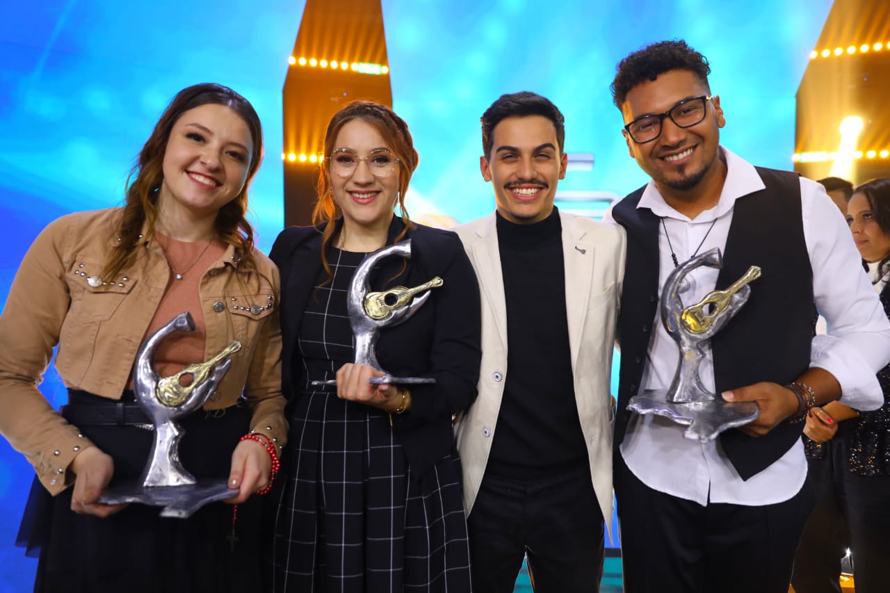 Com recorde de votação popular, VEM premia vencedores do festival de música católica