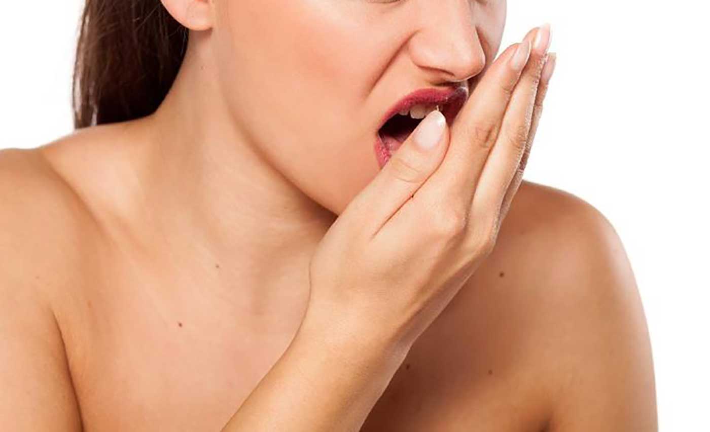 Existe tratamento caseiro que ajude a melhorar o hálito?