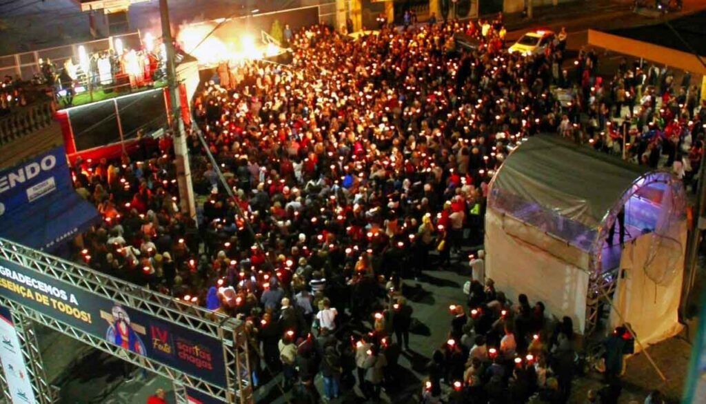 Com programações religiosa e cultural, VIII Festa de Jesus das Santas Chagas reúne milhares de fiéis em Curitiba Com programações religiosa e cultural, VIII Festa de Jesus das Santas Chagas reúne milhares de fiéis em Curitiba