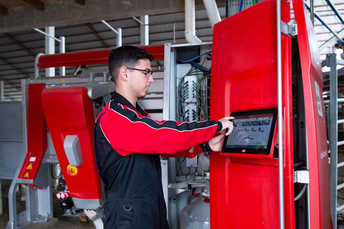 Manutenção de sistema de ordenha é fundamental para produção e gestão das propriedades Manutenção de sistema de ordenha é fundamental para produção e gestão das propriedades