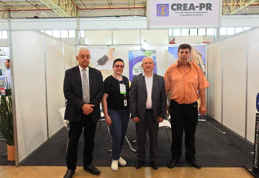 Presidente do CREA-PR marca presença na Habitacon Presidente do CREA-PR marca presença na Habitacon