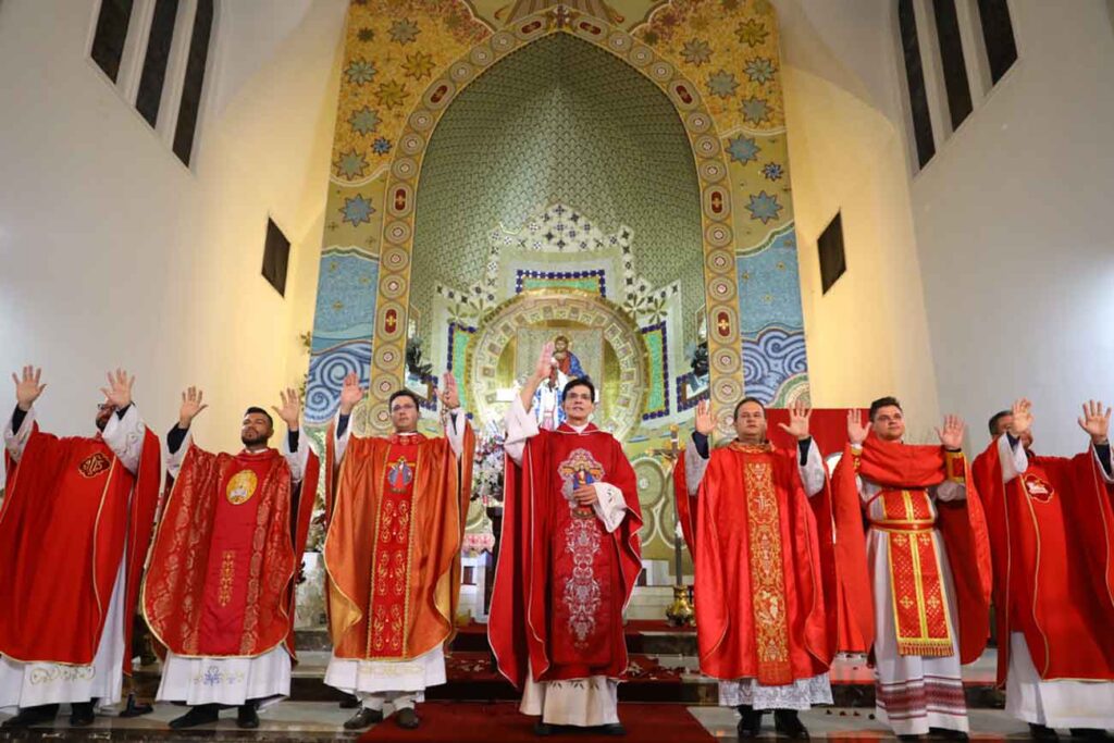 Com programações religiosa e cultural, VIII Festa de Jesus das Santas Chagas reúne milhares de fiéis em Curitiba Com programações religiosa e cultural, VIII Festa de Jesus das Santas Chagas reúne milhares de fiéis em Curitiba