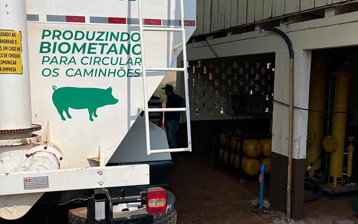 Granja de Toledo-PR inaugura unidade produtora de biogás com a presença de Ratinho Jr