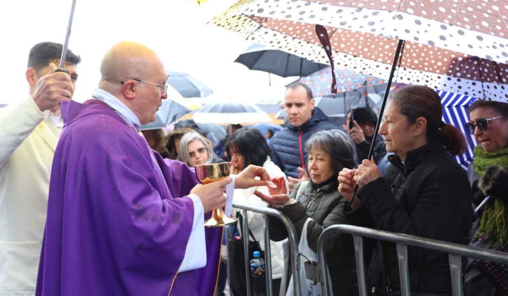 Dia de Finados terá tradicional Missa em frente ao Cemitério do Água Verde Dia de Finados terá tradicional Missa em frente ao Cemitério do Água Verde