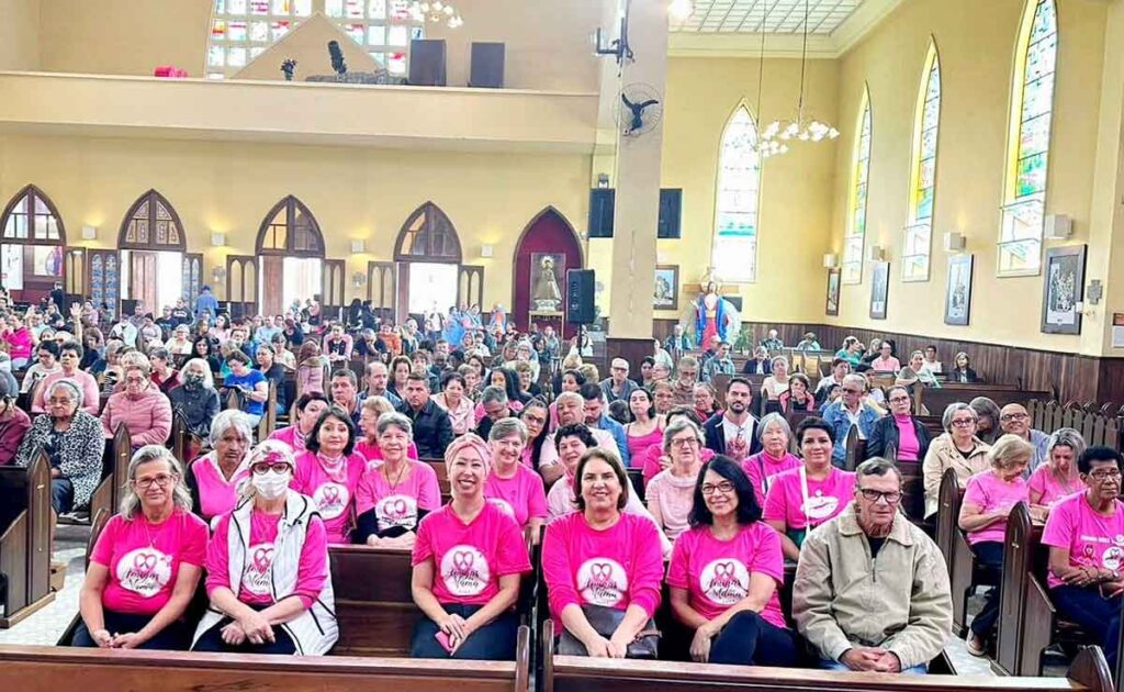 Obra Evangelizar e ONG Amigas da Mama se unem em campanha do Outubro Rosa