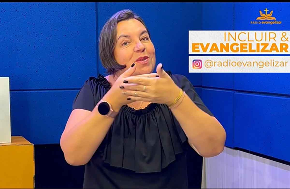 Rádio Evangelizar inova na inclusão e lança programa voltado para comunidade surda