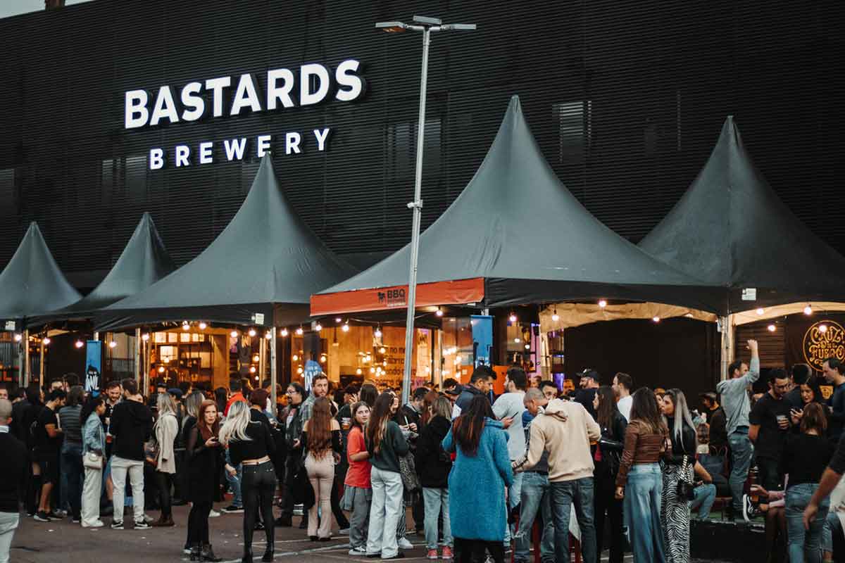 Bar da Fábrica da Bastards Brewery promove última festa cervejeira do ano