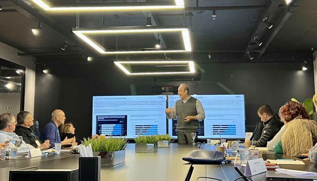 Descentralizar o poder é estratégia para crescer Descentralizar o poder é estratégia para crescer