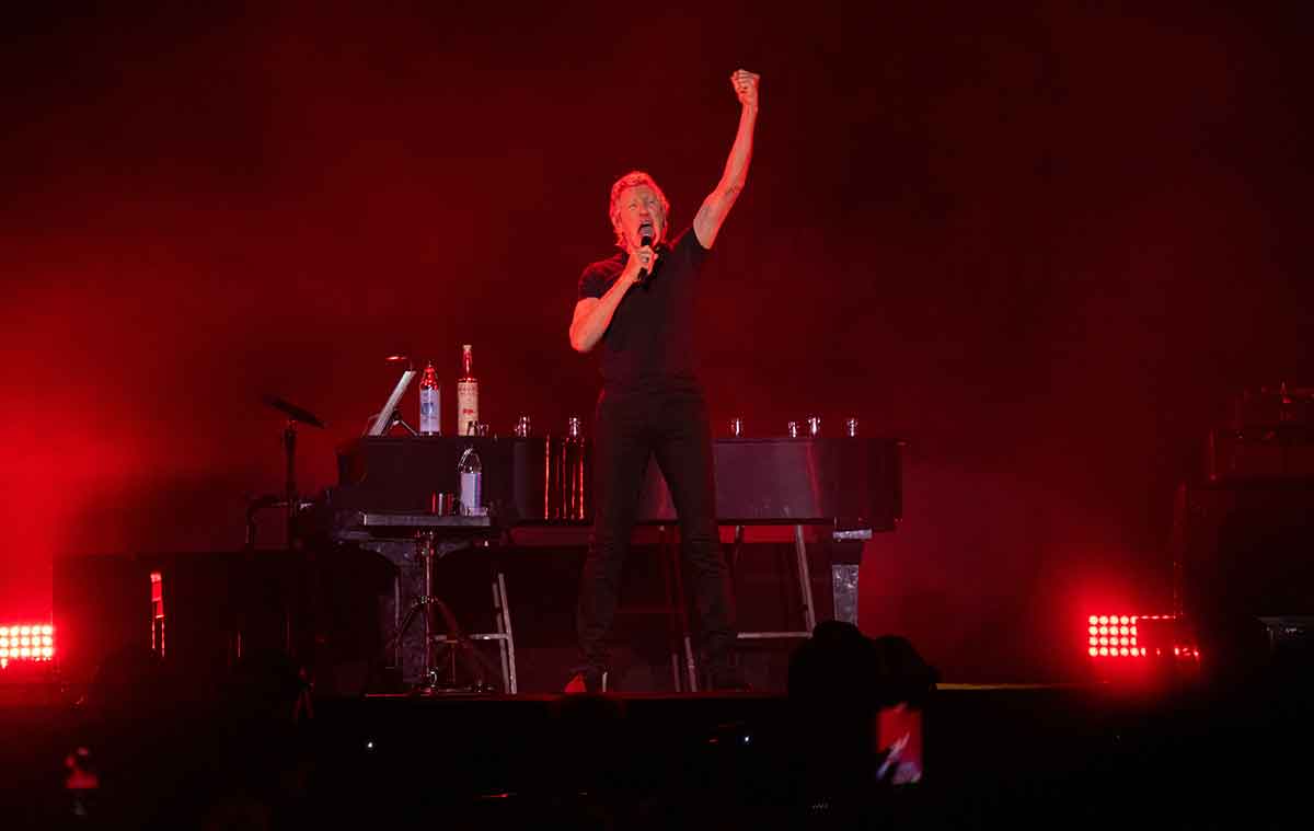 Roger Waters chega a Curitiba com sua turnê de despedida