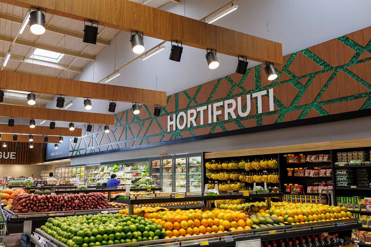 Condor Umbará reinaugura com ampliação no quadro de colaboradores