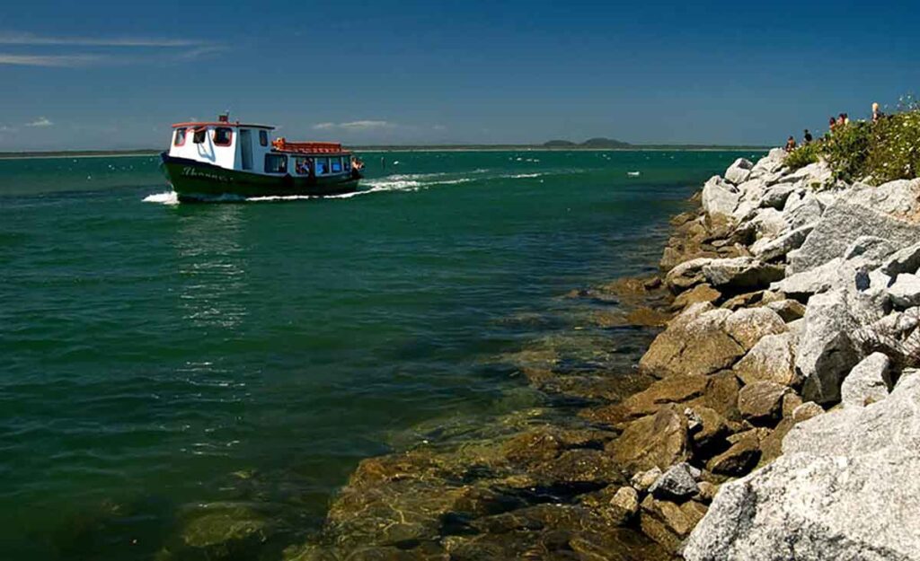 Destinos inusitados: cinco refúgios praianos para curtir verão adiantado no Paraná Destinos inusitados: cinco refúgios praianos para curtir verão adiantado no Paraná