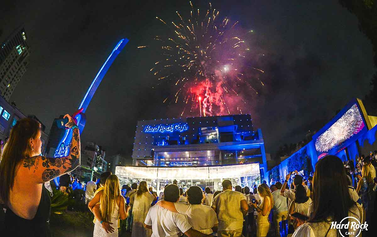 Hard Rock Cafe Curitiba anuncia tradicional festa de Ano Novo com experiência all-inclusive e espetáculo de fogos