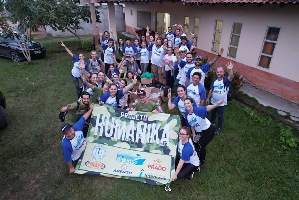 Expedicionários do Paraná atendem população no Rio Amazonas Expedicionários do Paraná atendem população no Rio Amazonas