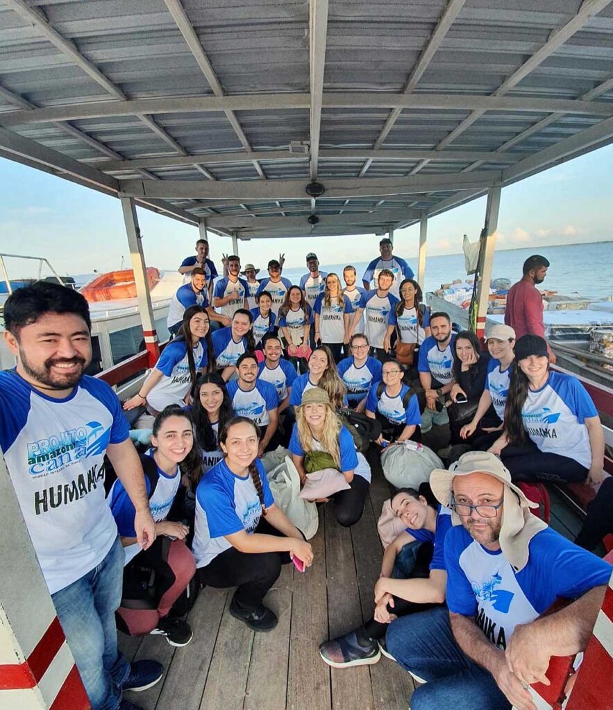 Expedicionários do Paraná atendem população no Rio Amazonas Expedicionários do Paraná atendem população no Rio Amazonas