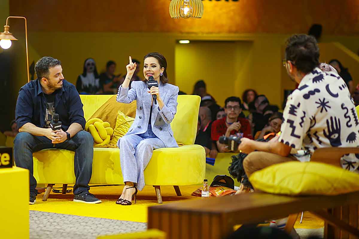 Evidências do Amor, comédia romântica da Warner Bros. Pictures, marca presença no primeiro dia da CCXP23