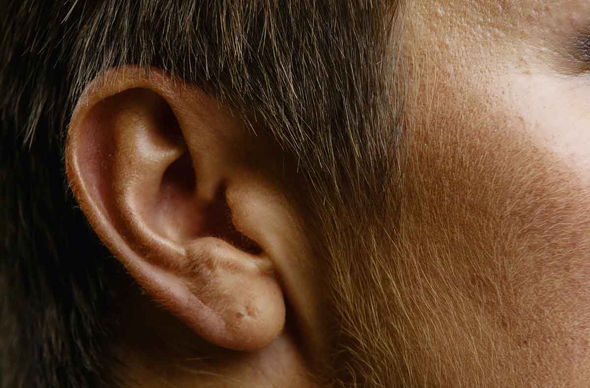 O impacto silencioso: mundo atual e a tendência à surdez