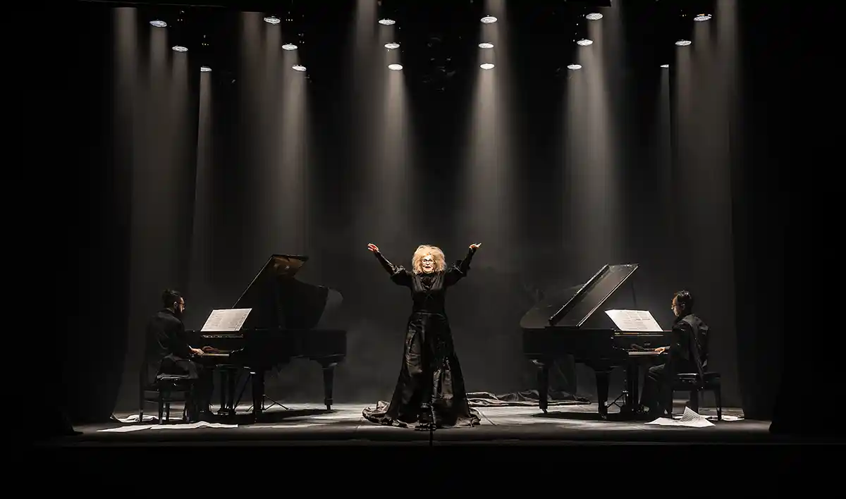 “A Aforista”, da Cia. Stavis-Damaceno, concorre ao Prêmio Shell em 4 categorias e em 7 da APTR