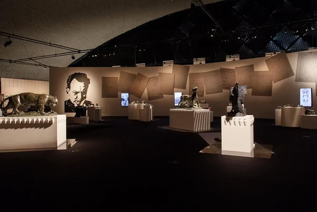 Exposição "João Turin: Vida, Obra, Arte" completa 10 anos, consagrada como a mais visitada na história do Museu Oscar Niemeyer