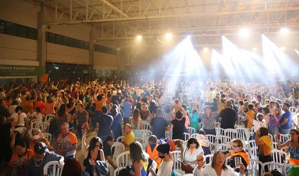 XII Retiro Nacional Evangelizar É Preciso reúne milhares de fiéis em Curitiba no fim de semana