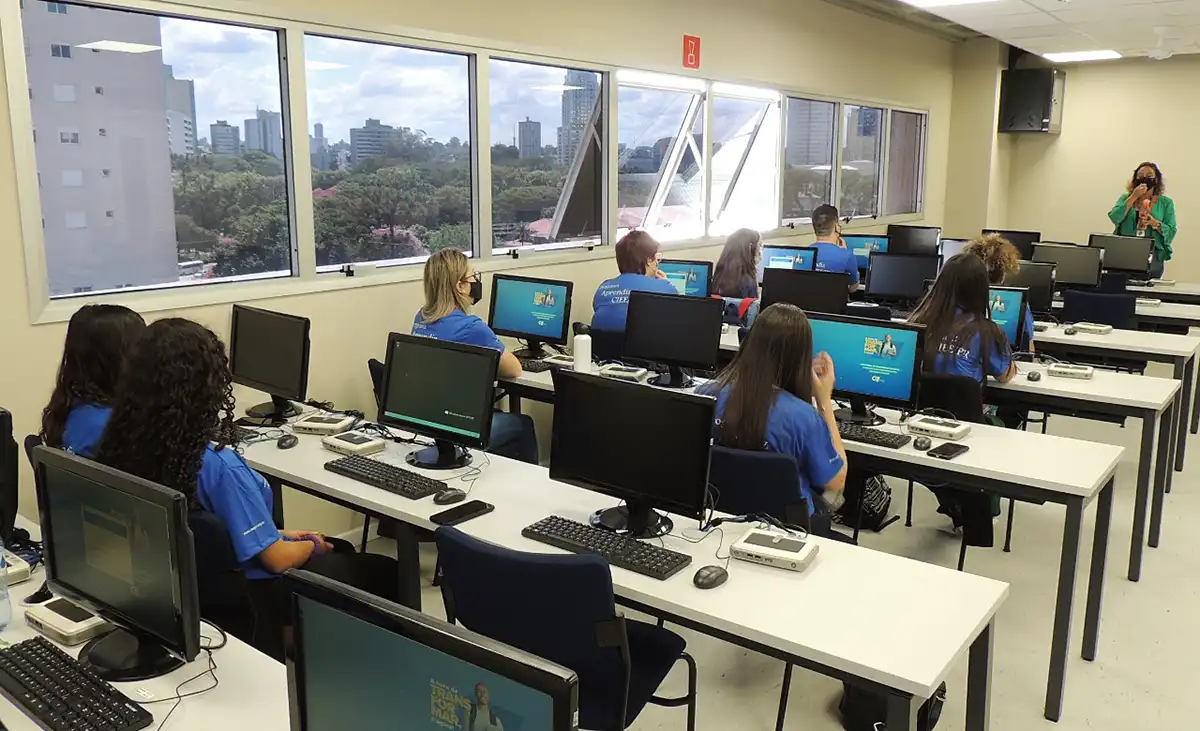 Empregabilidade: Programa de Aprendizagem beneficia mais de 11 mil jovens no Paraná