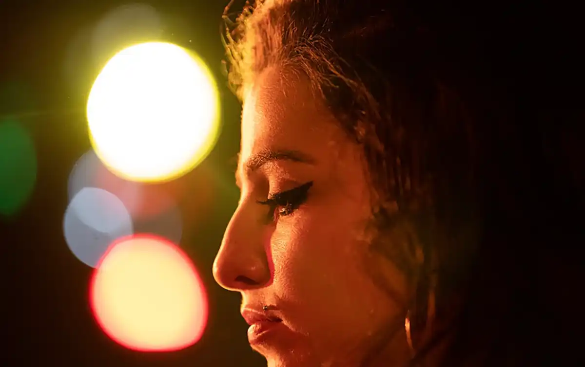 Back to Black: Universal Pictures divulga primeiro trailer de cinebiografia de Amy Winehouse
