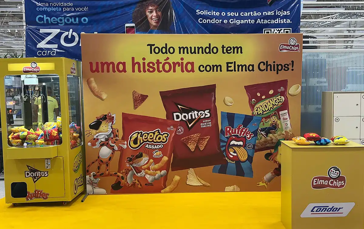 Condor e Elma Chips lançam máquina com pelúcias exclusivas no Hiper de São José dos Pinhais