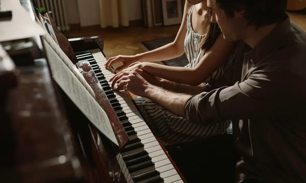 O poder da música: como a melodia inspira a humanidade a continuar em frente desde sempre